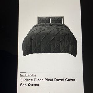 Selling two brand new duvets. Blue- 3 pieces Pink- 4 pieces